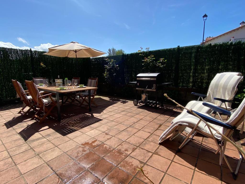 Apartamento En Complejo Residencial Rovacias 柯米拉斯 外观 照片
